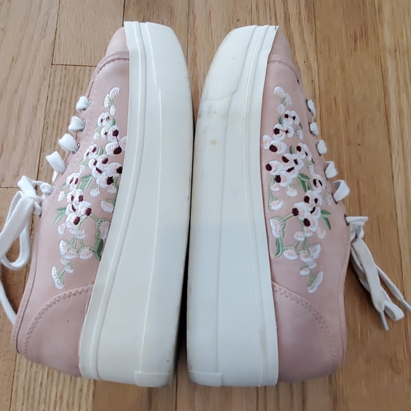 wedge platform flower sneakers gently used  6 - Picture 3 of 5